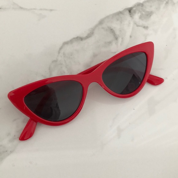 Set of 3 Sunglasses 🕶 red, white rose gold. - Picture 4 of 5